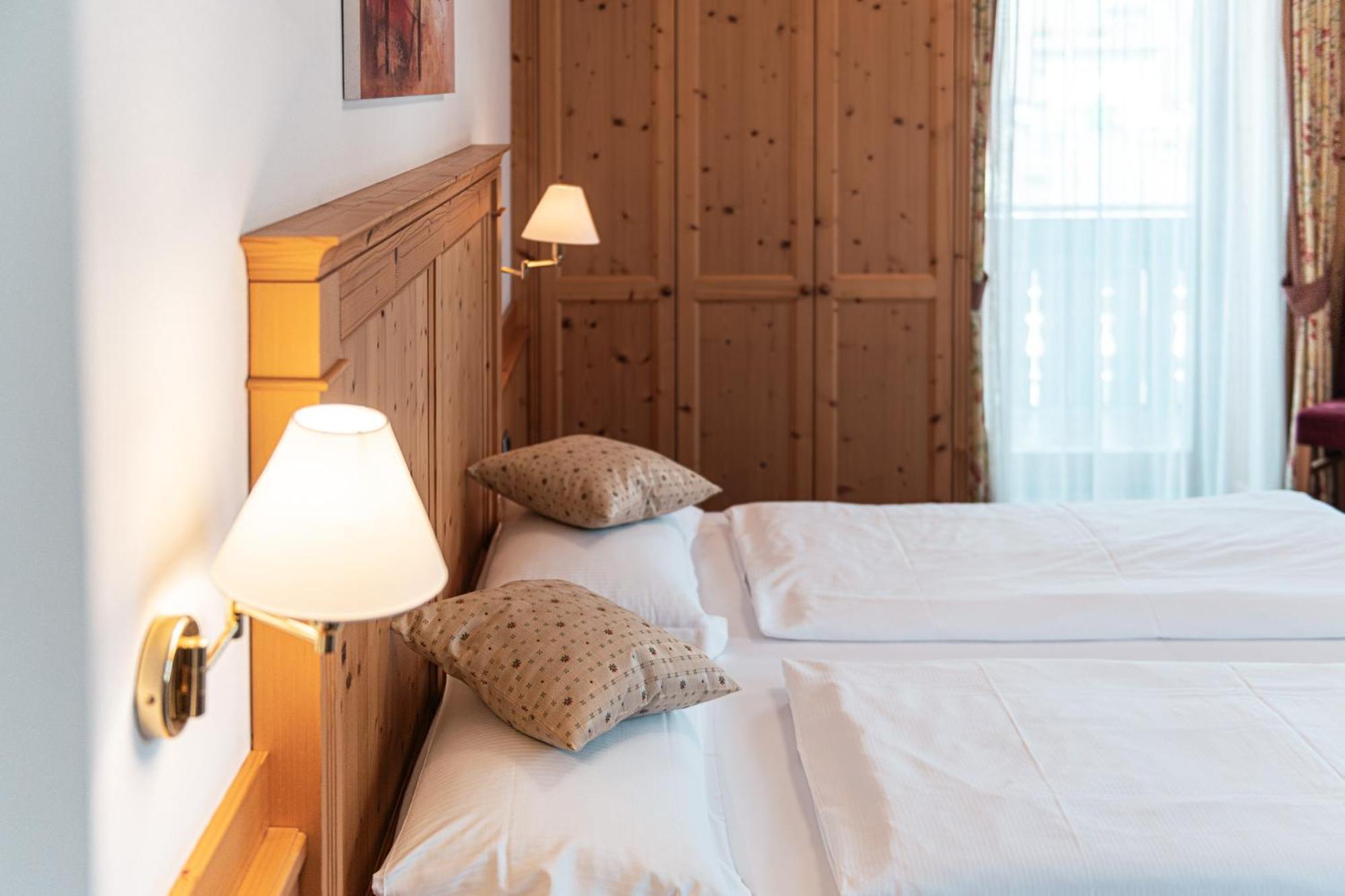 Hotel Goldene Rose Монгуэльфо Экстерьер фото