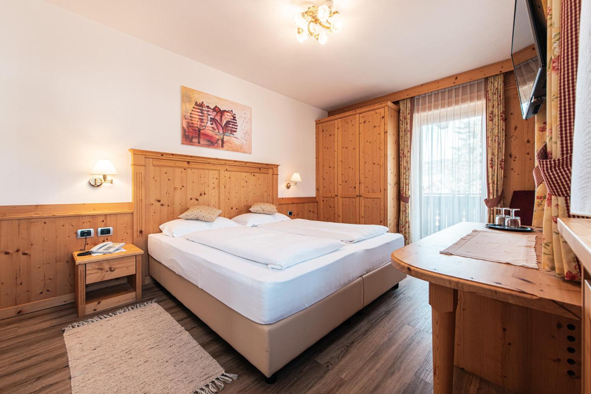 Hotel Goldene Rose Монгуэльфо Экстерьер фото