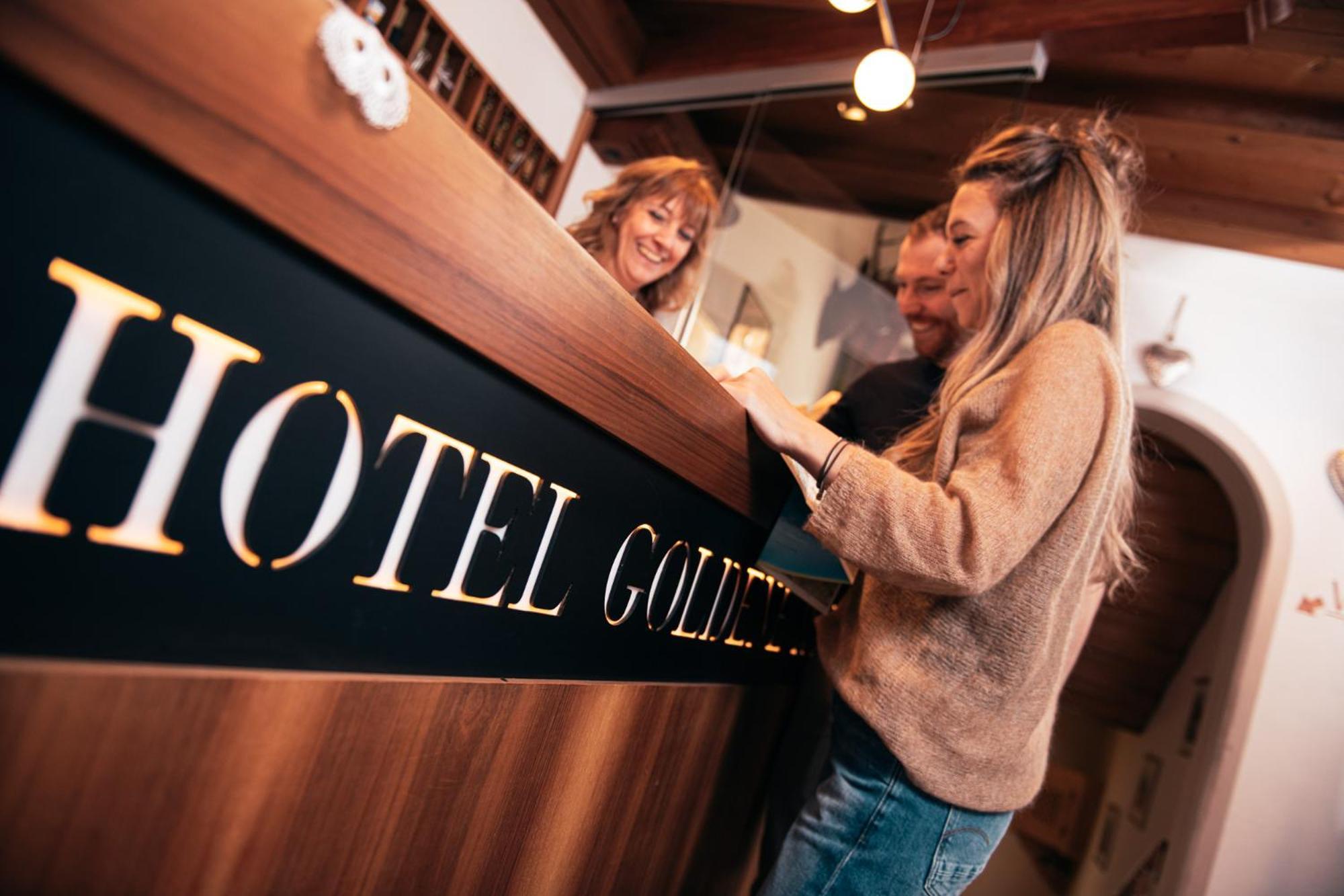 Hotel Goldene Rose Монгуэльфо Экстерьер фото
