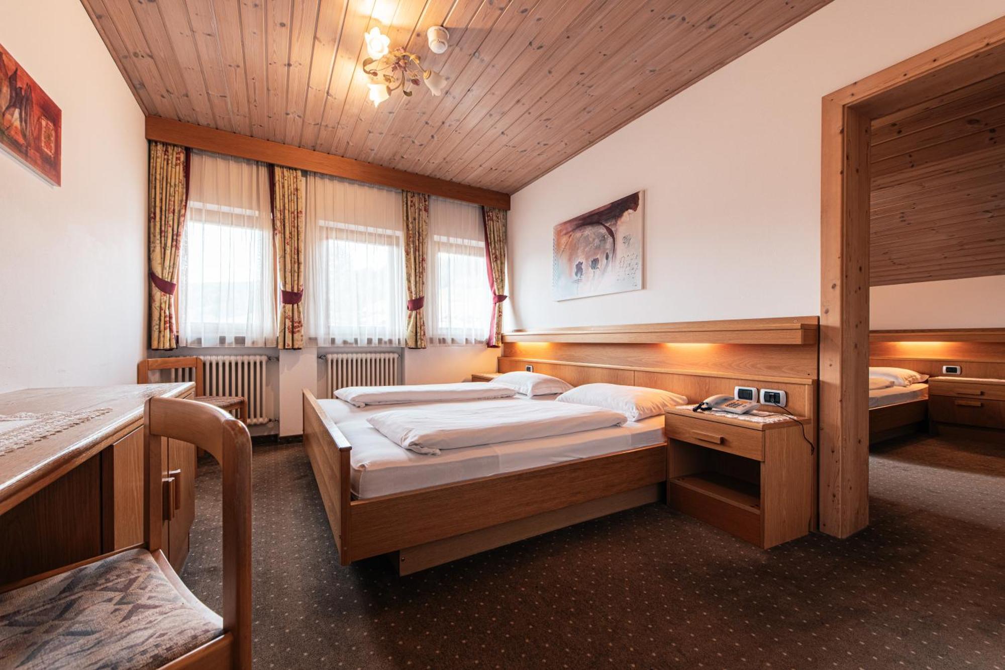 Hotel Goldene Rose Монгуэльфо Экстерьер фото
