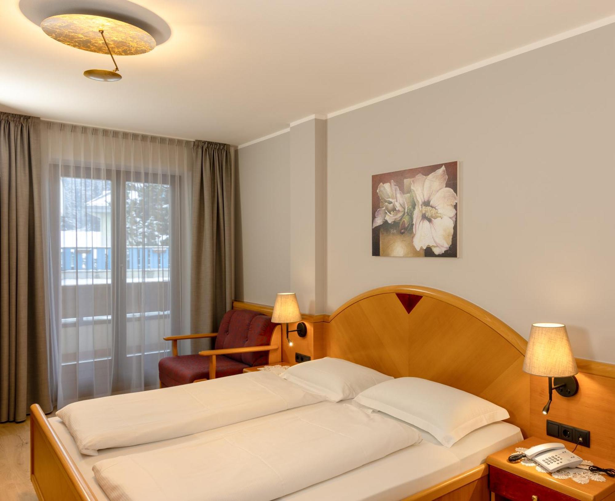 Hotel Goldene Rose Монгуэльфо Экстерьер фото