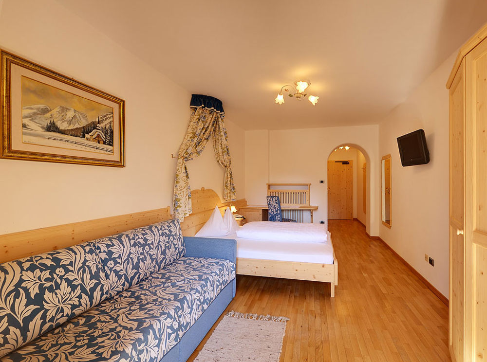 Hotel Goldene Rose Монгуэльфо Экстерьер фото