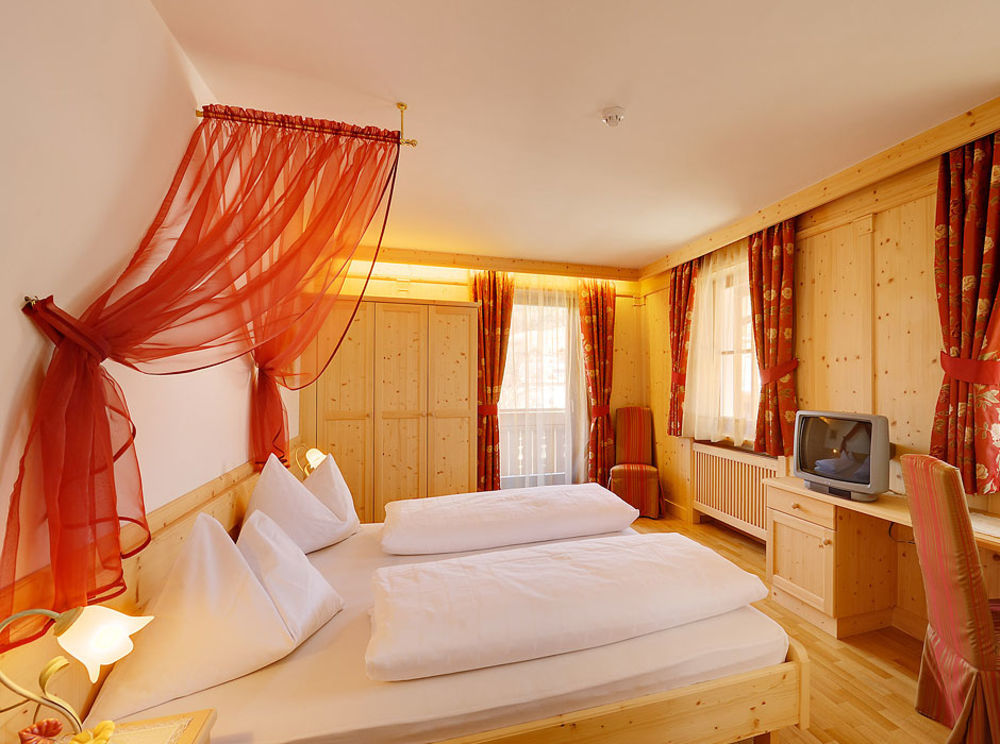 Hotel Goldene Rose Монгуэльфо Экстерьер фото