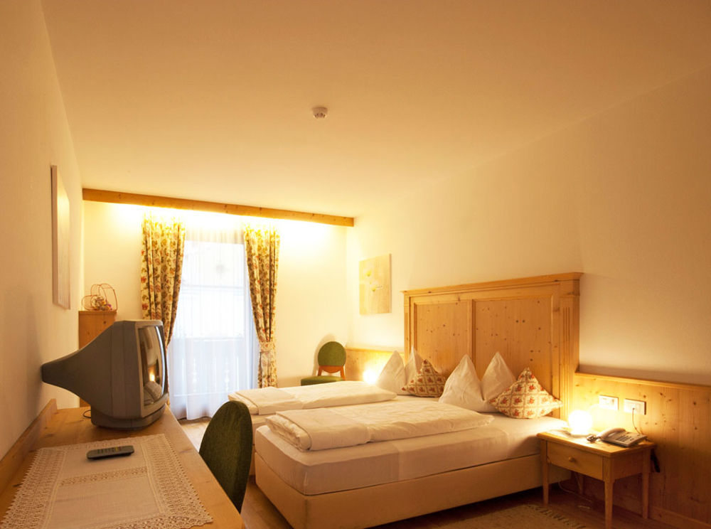 Hotel Goldene Rose Монгуэльфо Экстерьер фото